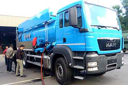 肯富来开云游戏平台在市政行业吸污车使用现场